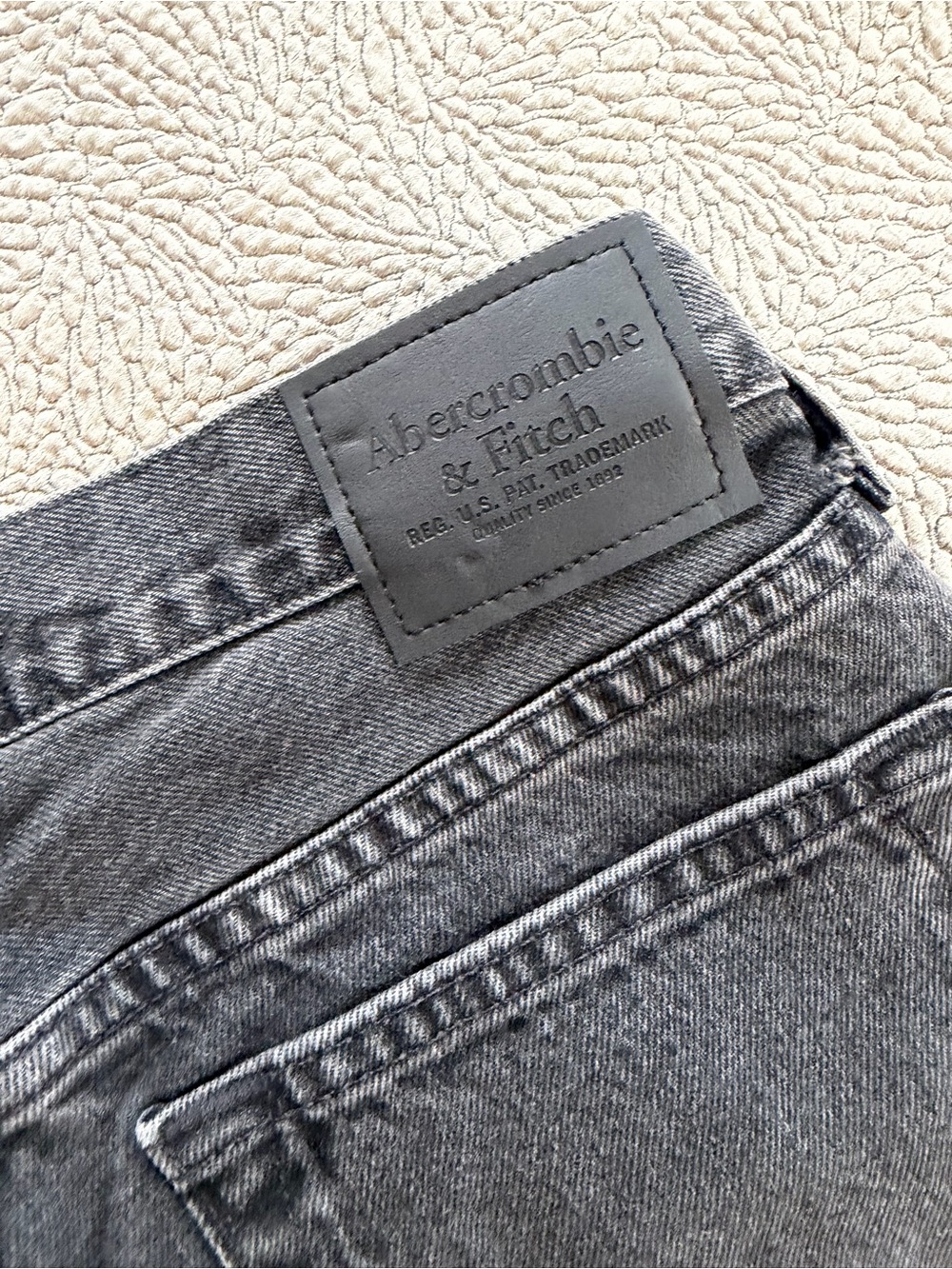 Abercrombie & Fitch Men's Dark Gray Straight Jeans - Picture 5 of 7
